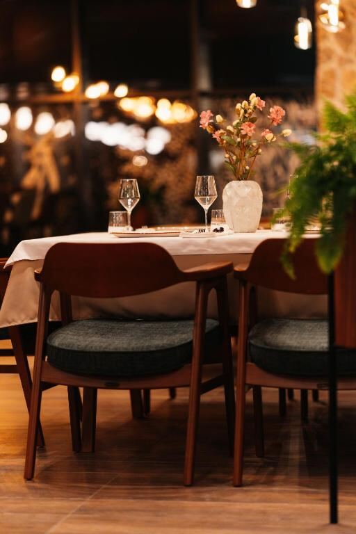 Table set for dinner at the Hotel Nordik restaurant